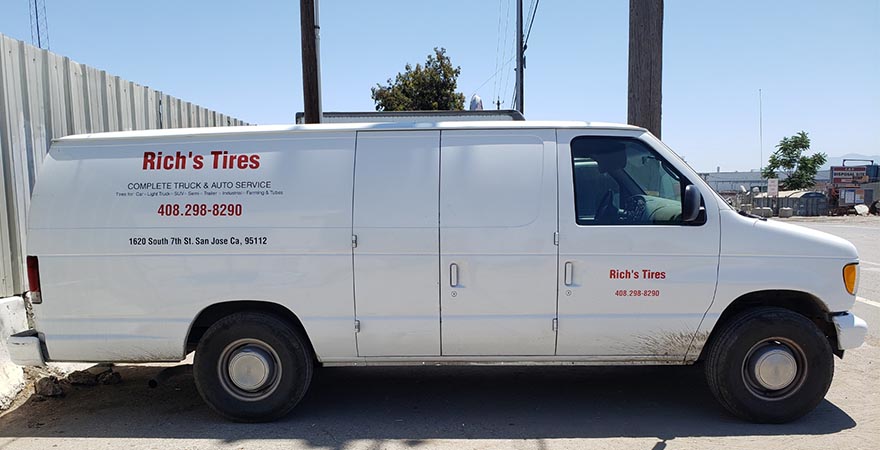 Road-Side Tire Service for tire emergencies in San Jose, California area.